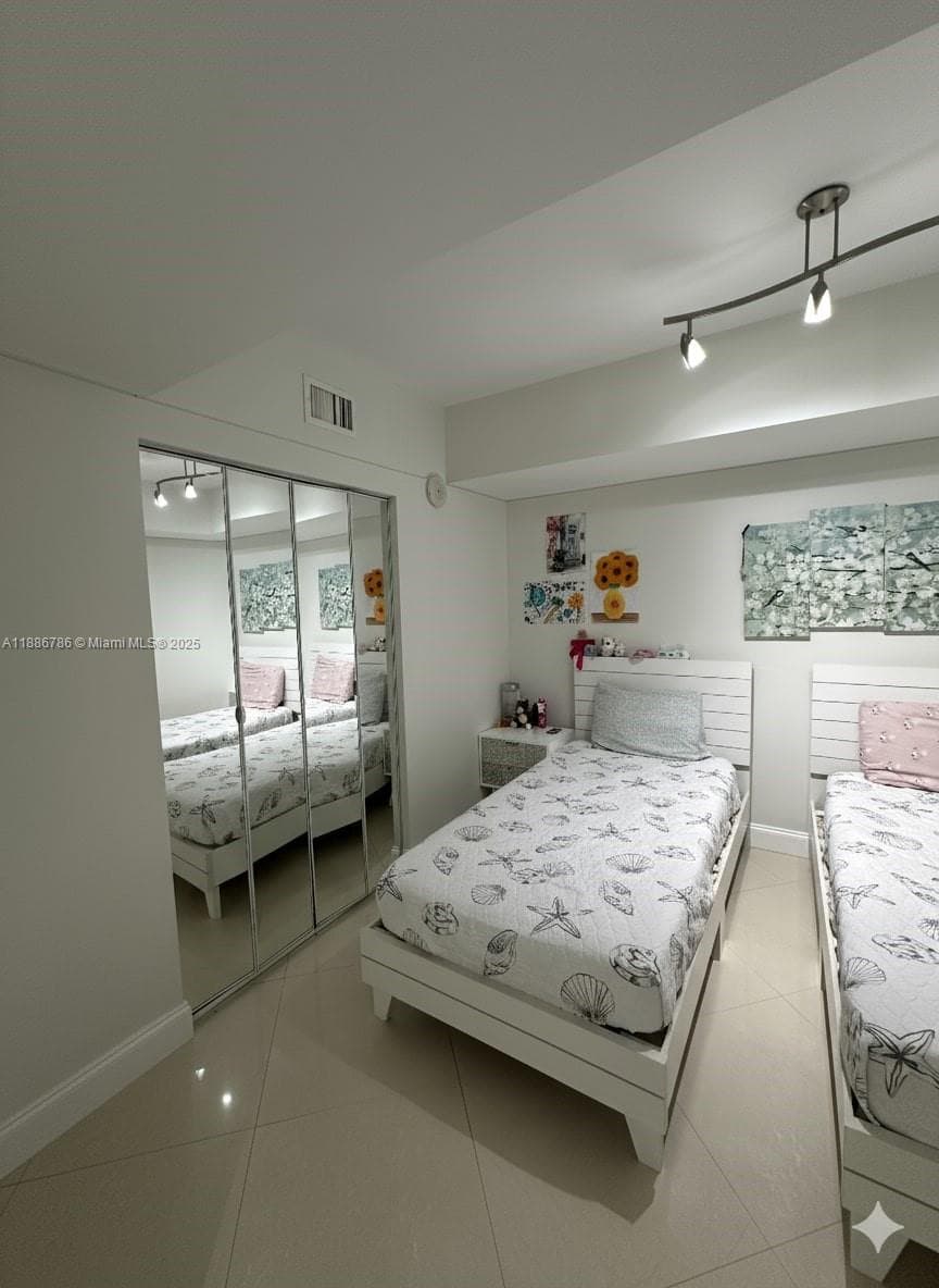 16699 Collins Ave 1806 photo 11