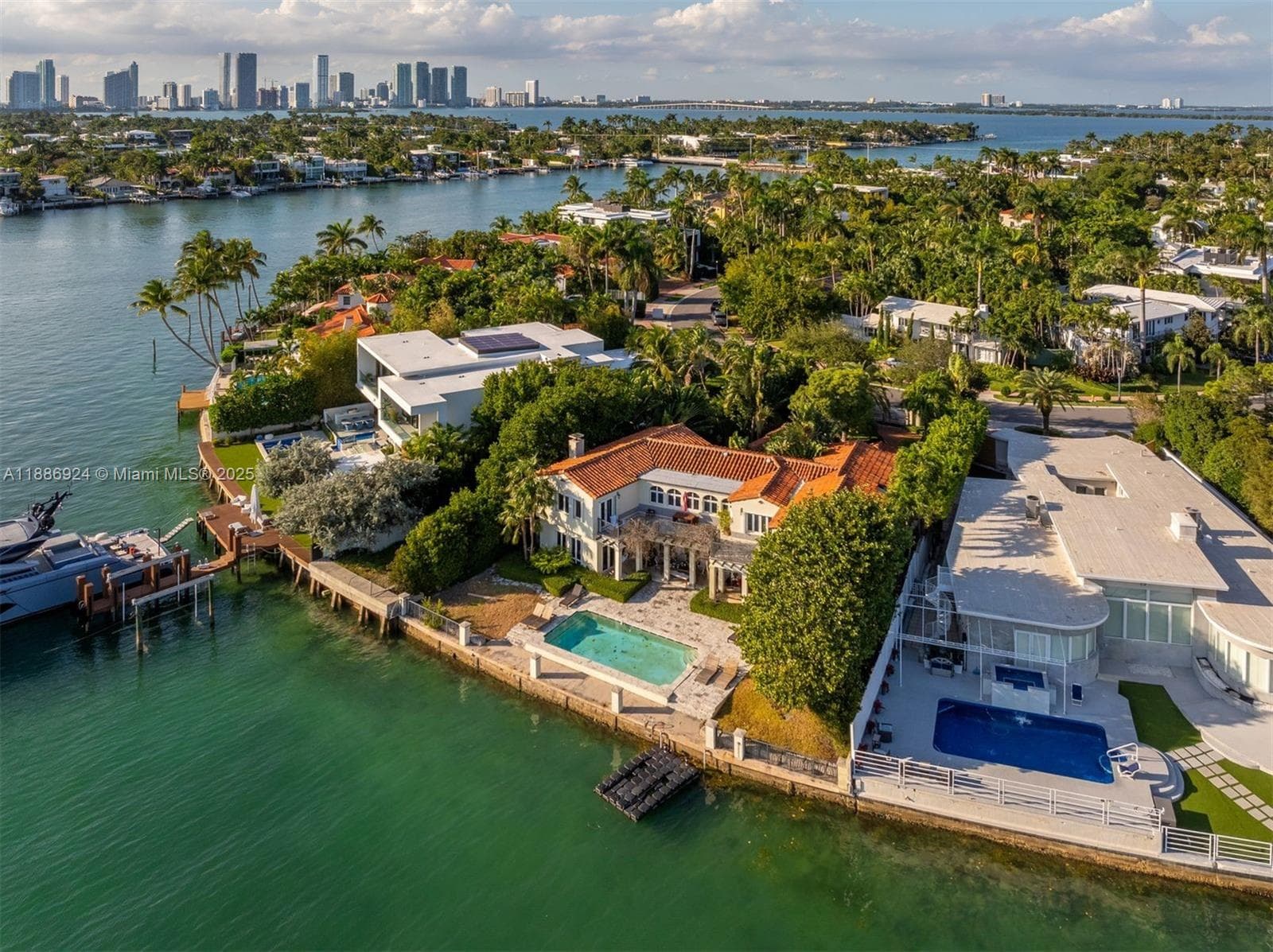 11 Rivo Alto Dr photo 9