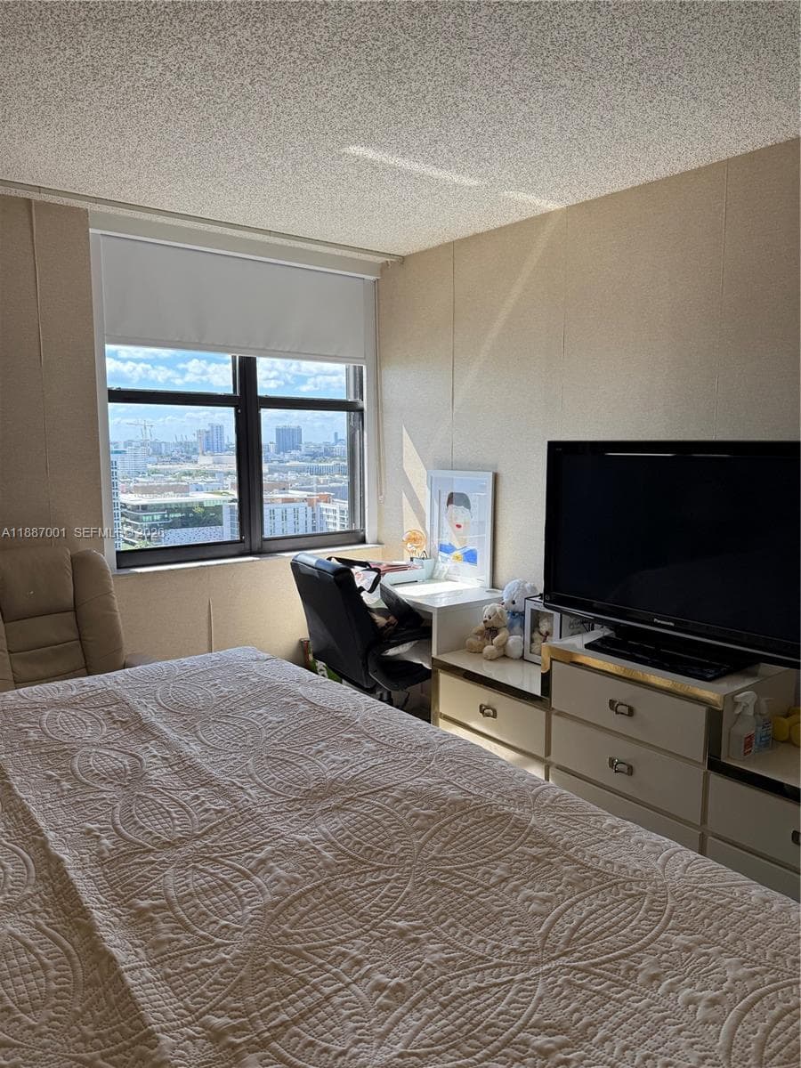 2555 Collins Ave 2112 photo 13