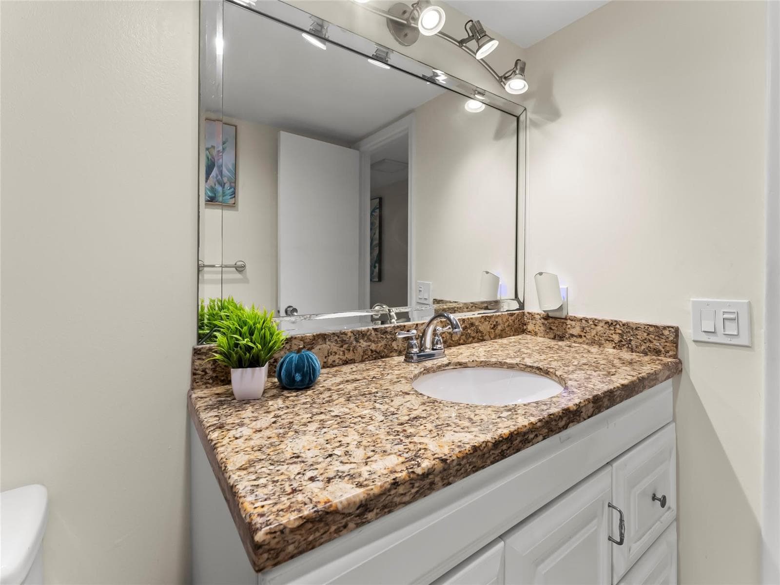 1301 River Reach Drive 515 photo 22