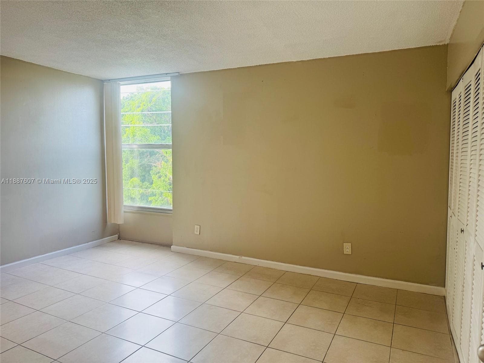 2000 135th St 403 photo 6