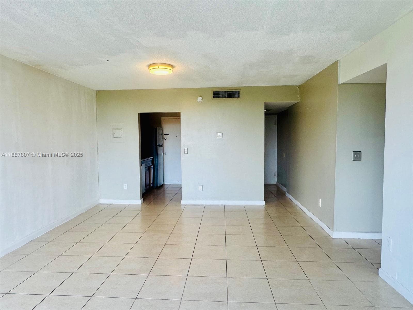 2000 135th St 403 photo 4