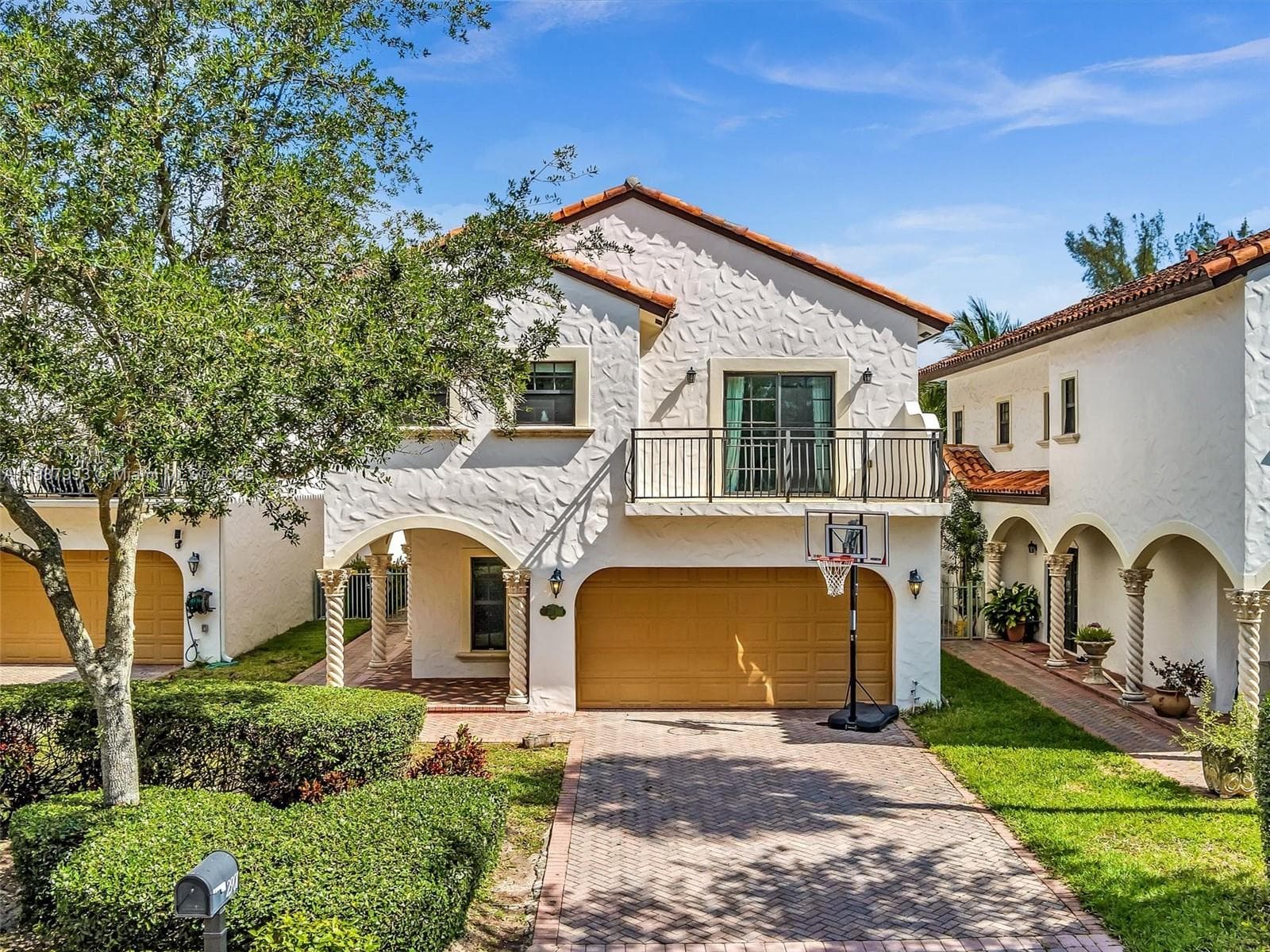 2901 Hidden Harbour St photo 4