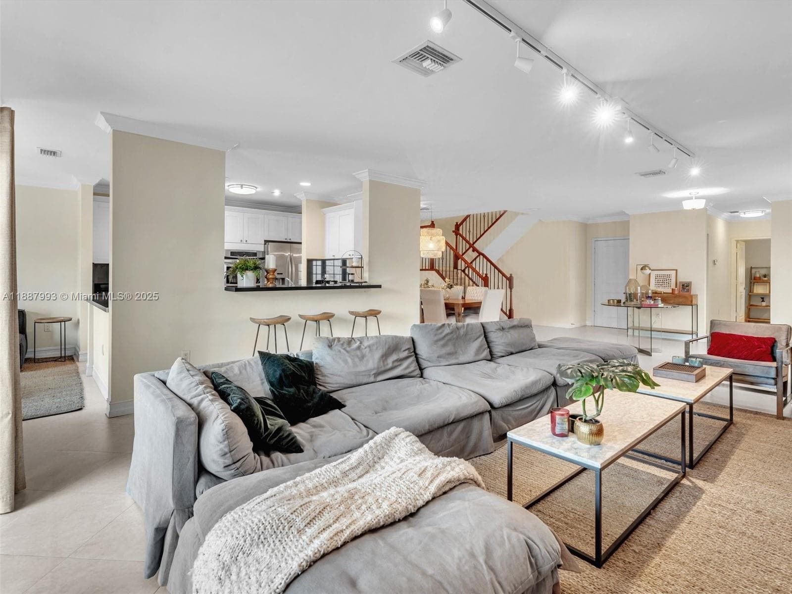 2901 Hidden Harbour St photo 8