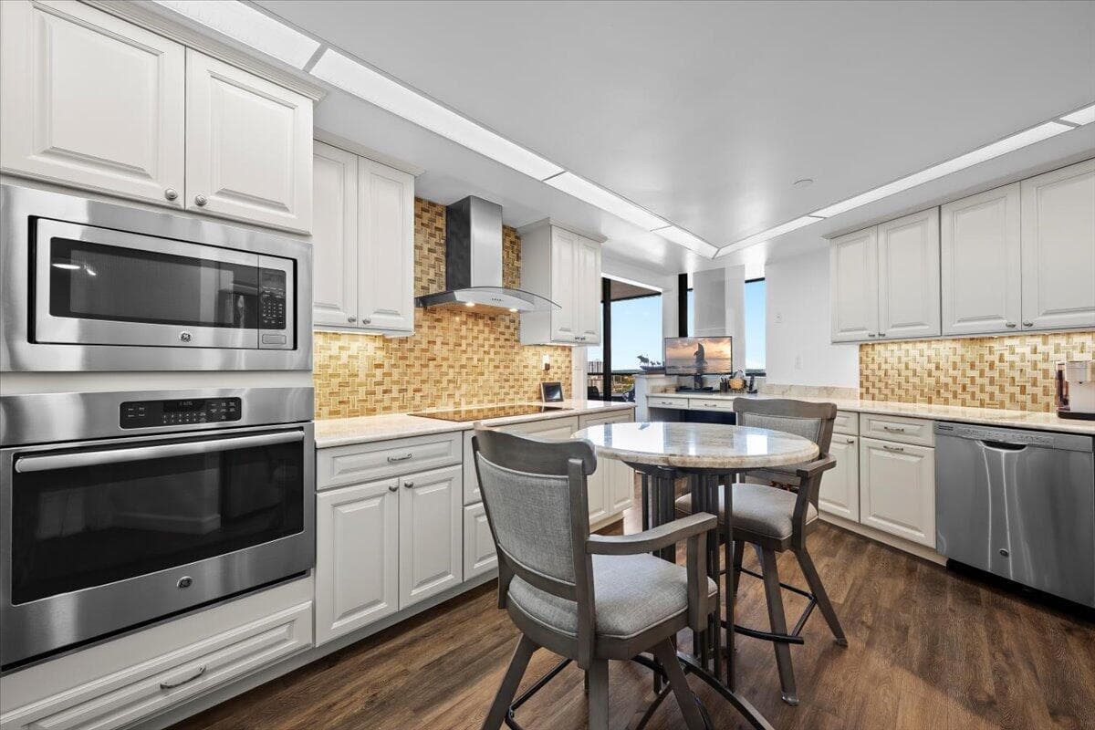 100 Lakeshore Drive 1854 photo 7