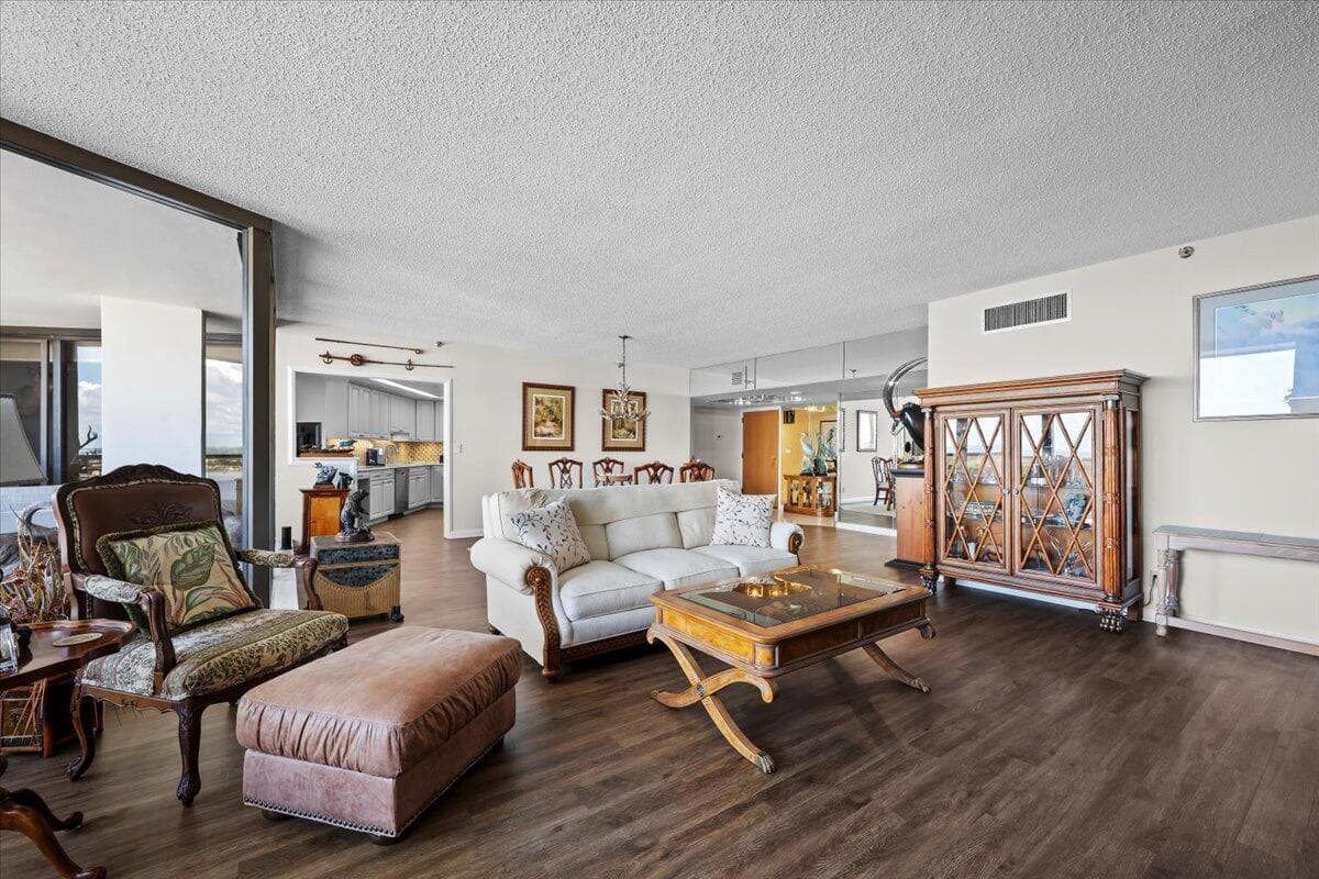 100 Lakeshore Drive 1854 photo 10