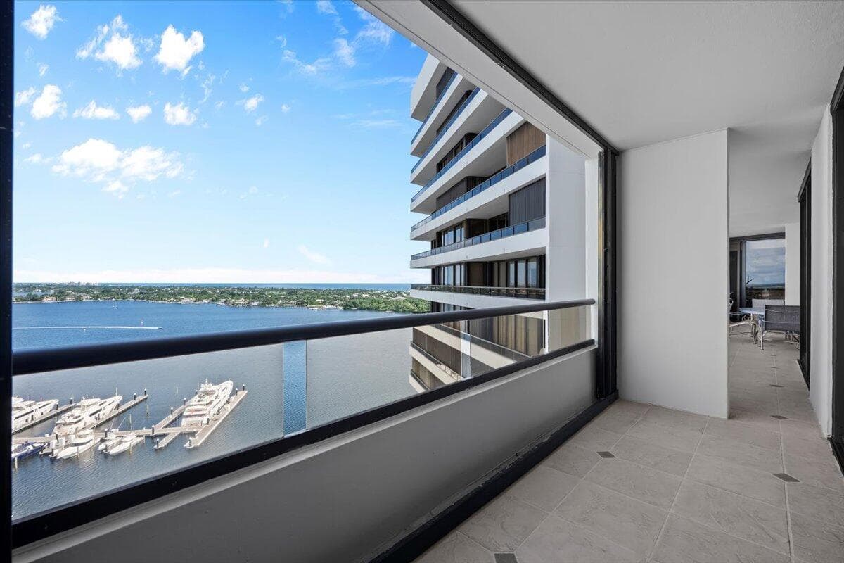 100 Lakeshore Drive 1854 photo 14