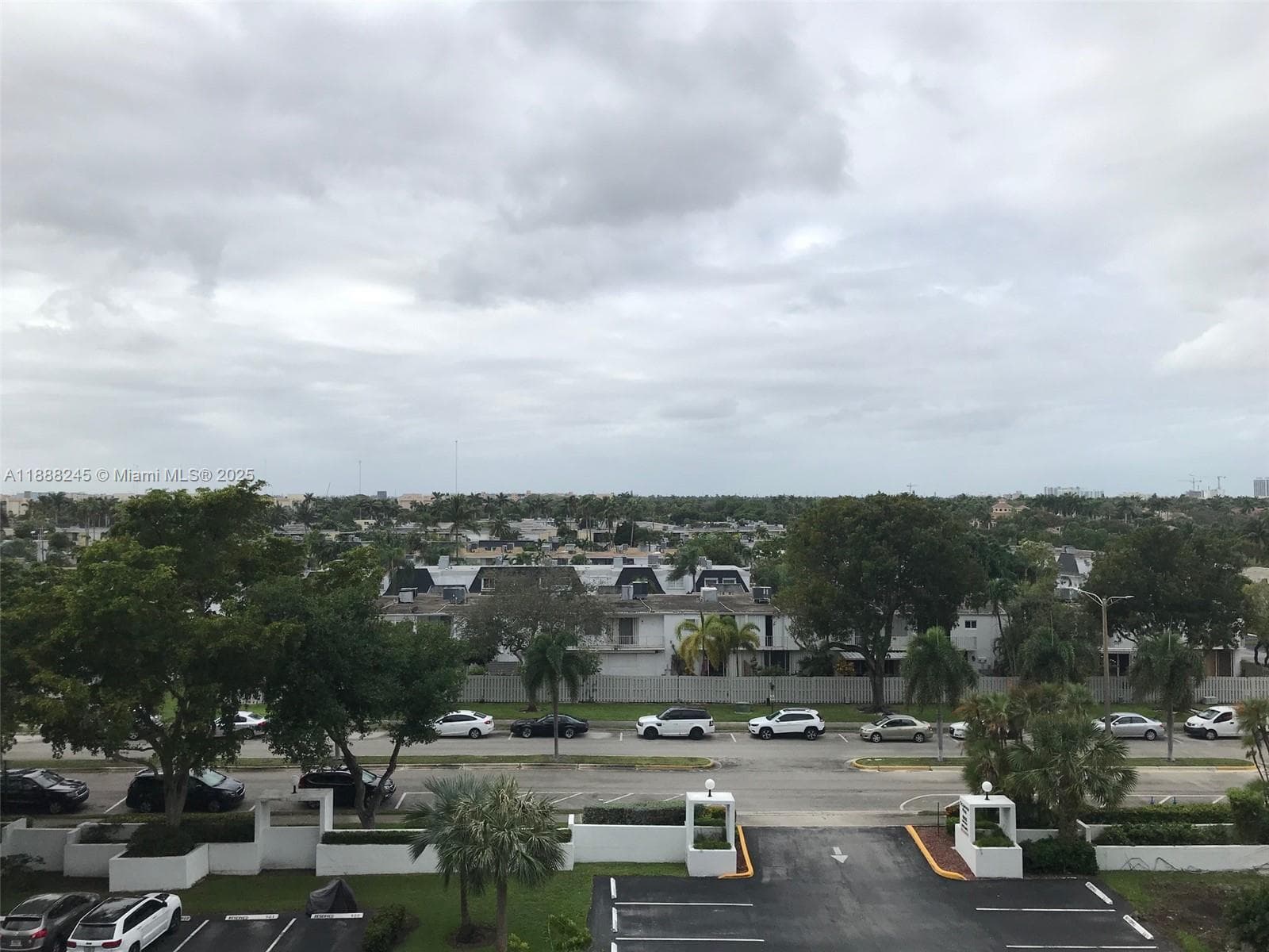 1000 Parkview Dr 627 photo 9