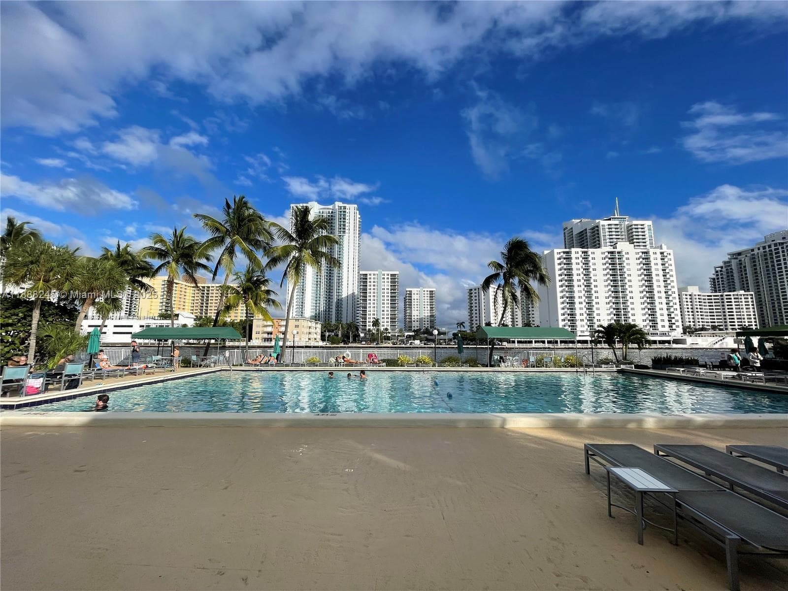 1000 Parkview Dr 627 photo 14