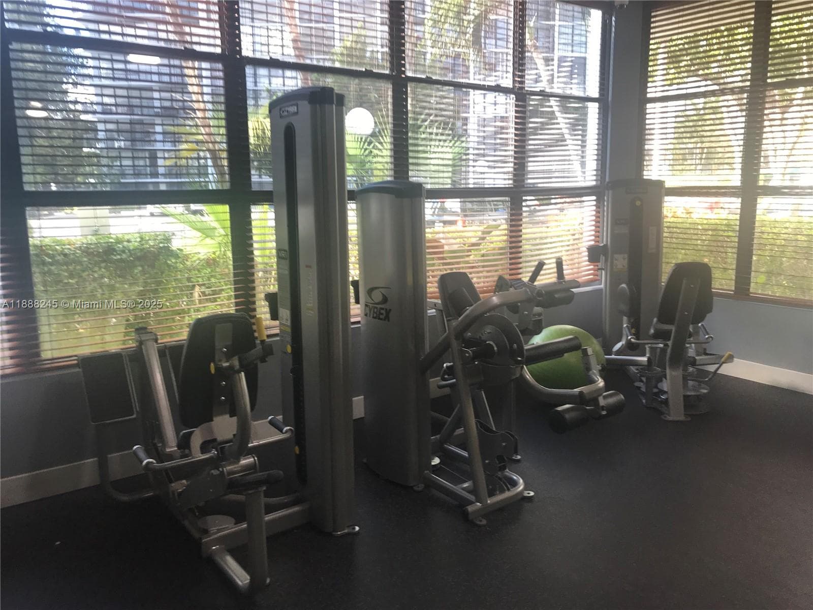 1000 Parkview Dr 627 photo 19