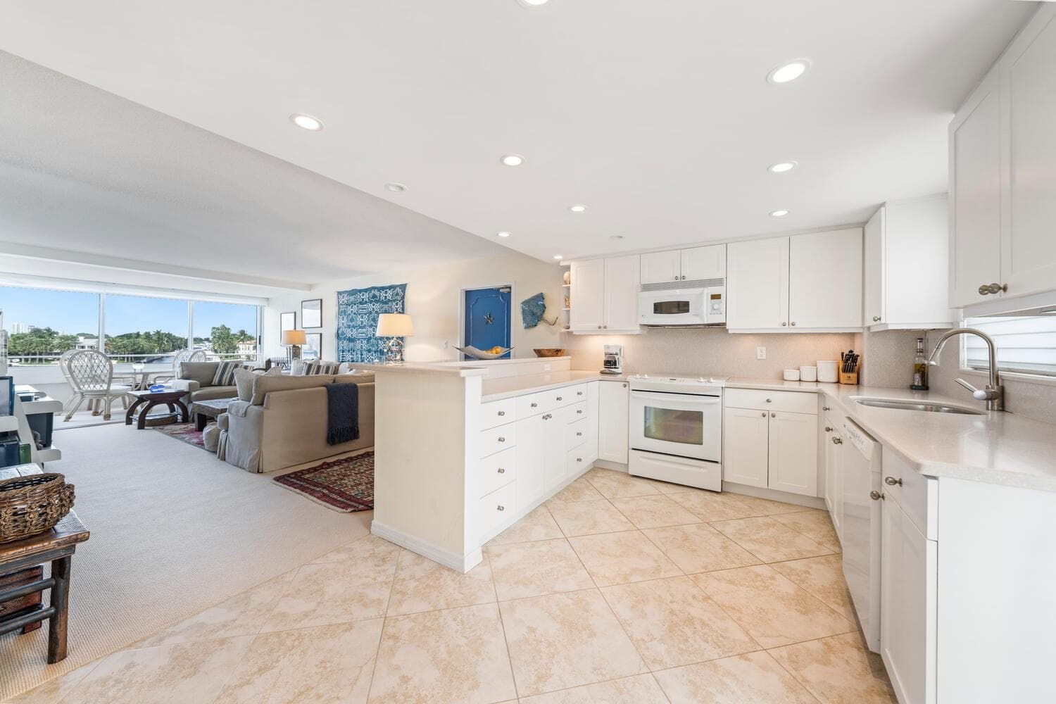 215 N Birch Road 4c photo 12