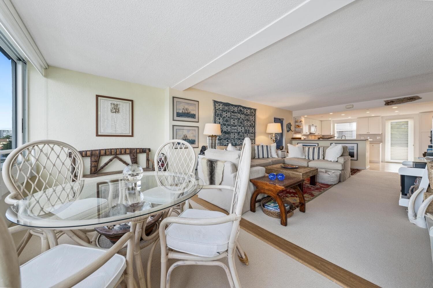 215 N Birch Road 4c photo 18