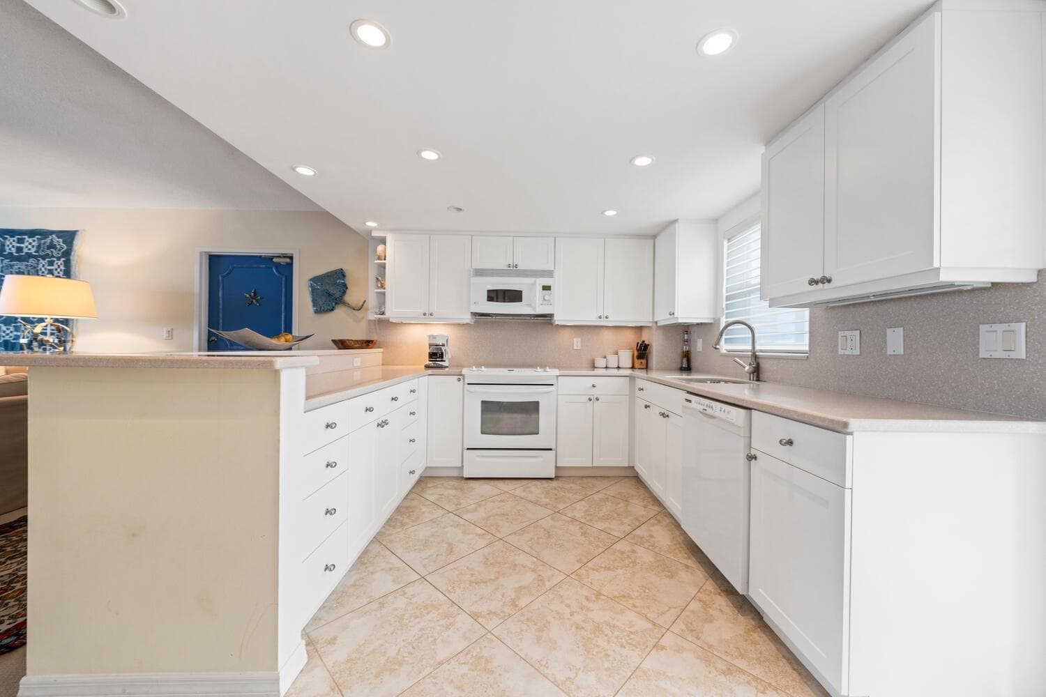 215 N Birch Road 4c photo 15