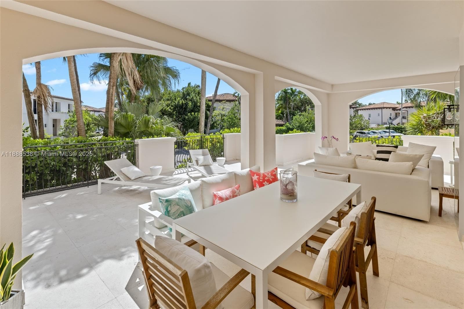19216 Fisher Island Dr 19216 photo 11