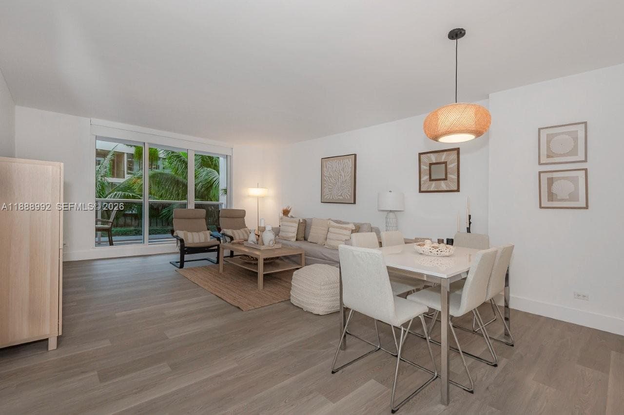 2301 Collins Ave 333 photo 1