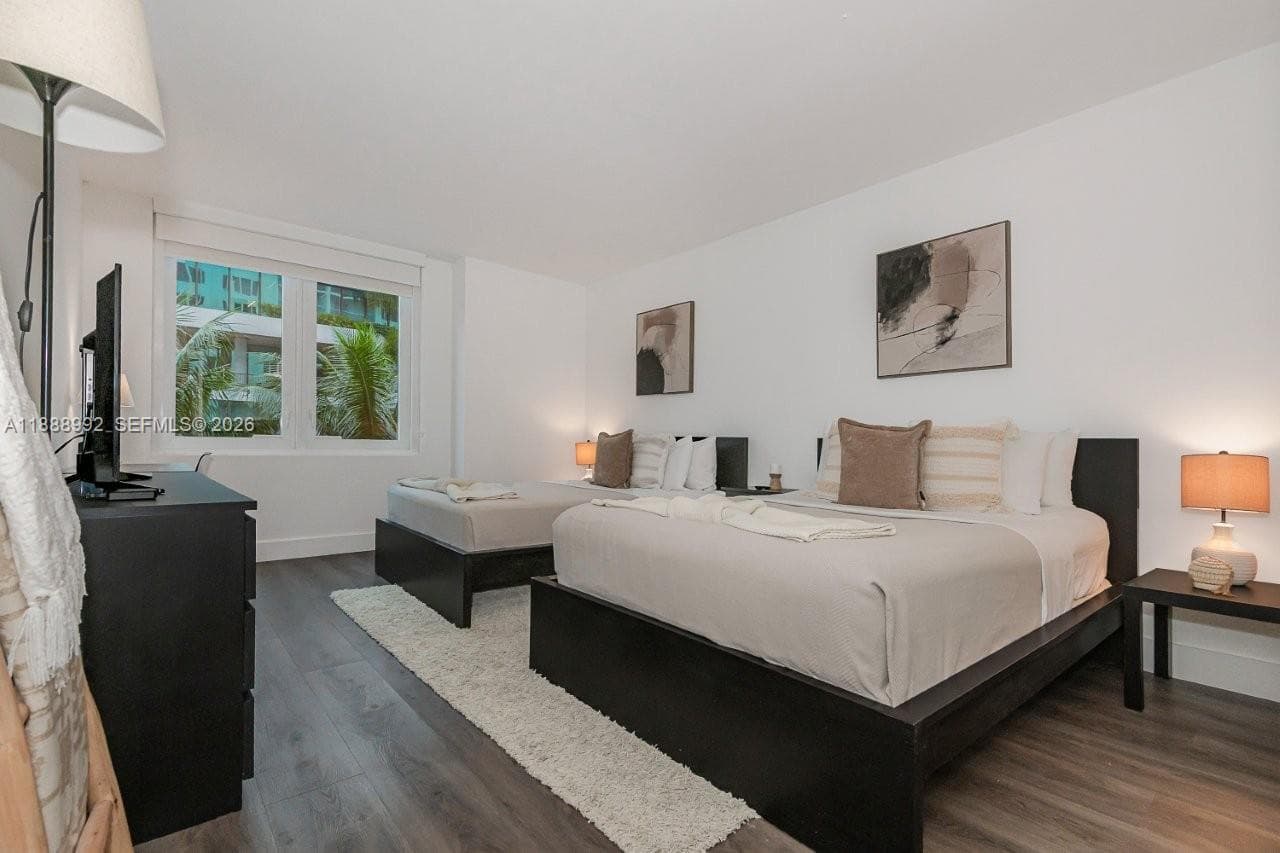 2301 Collins Ave 333 photo 20