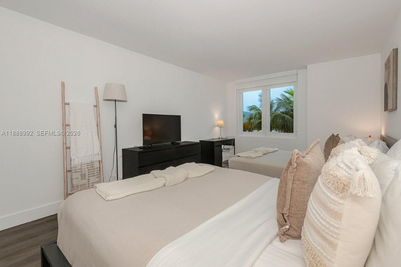 2301 Collins Ave 333 photo 21