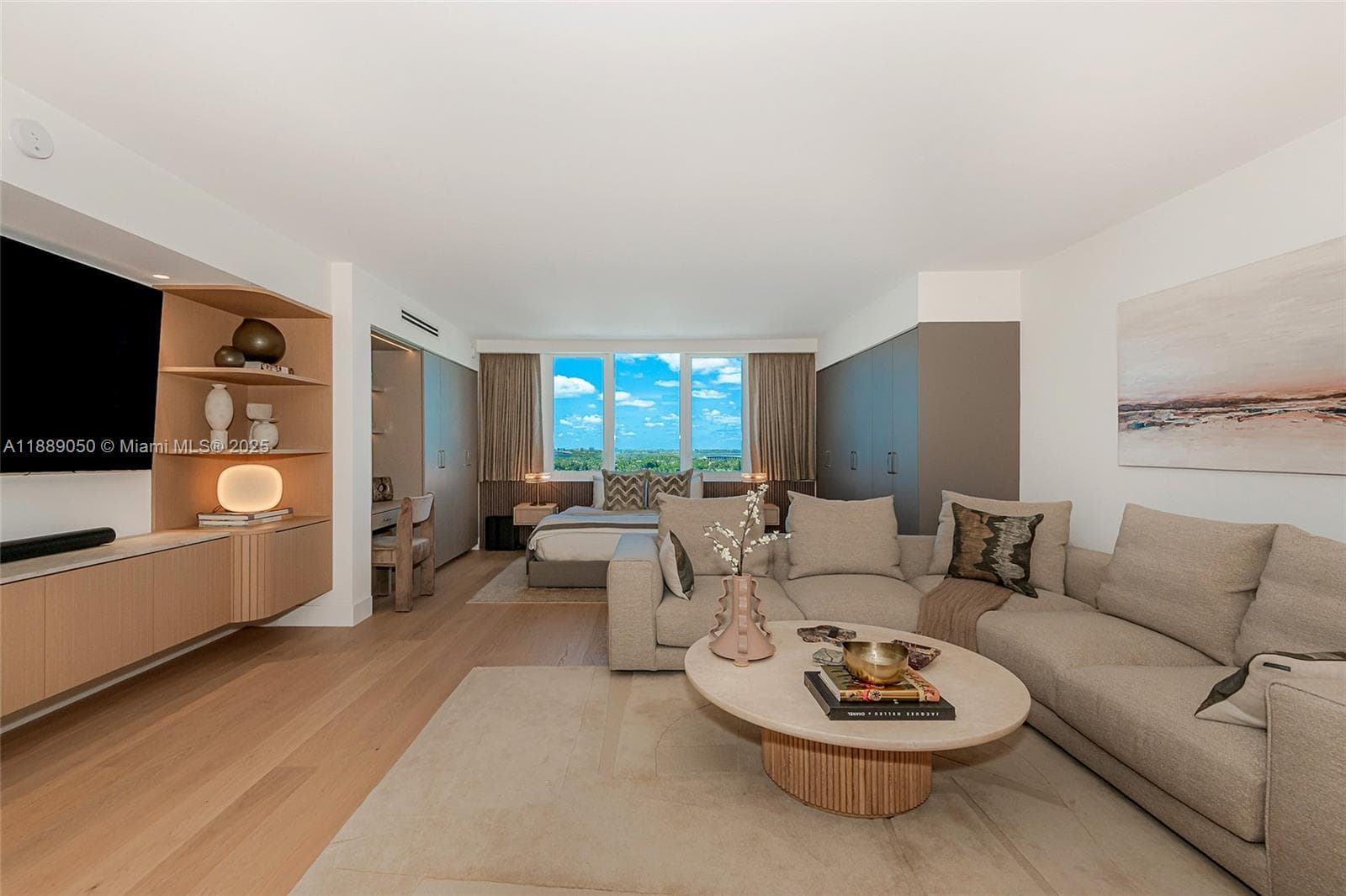2301 Collins Ave 1527 photo 2