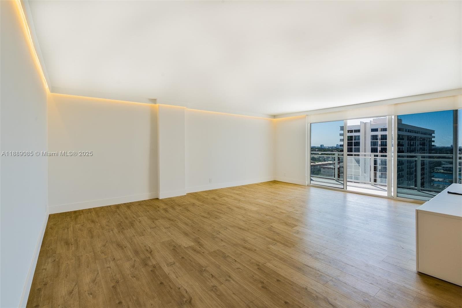 2030 S Ocean Dr 1127 photo 6