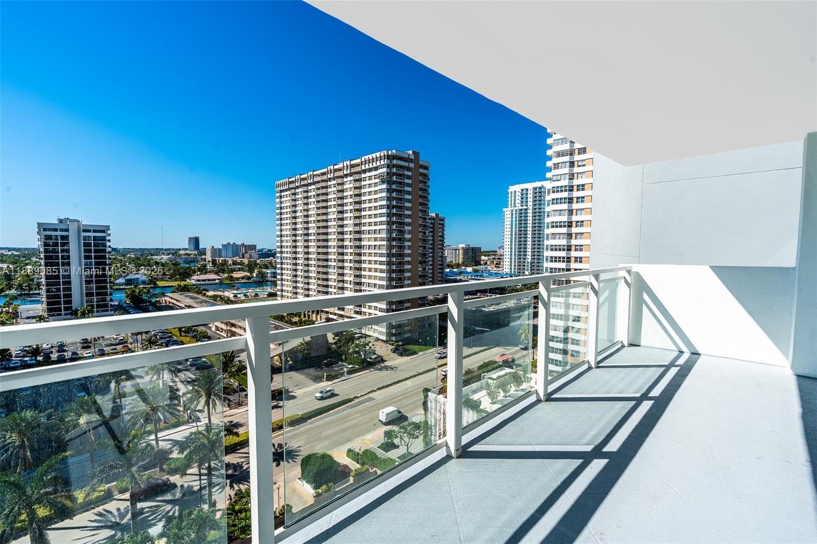 2030 S Ocean Dr 1127 photo 1