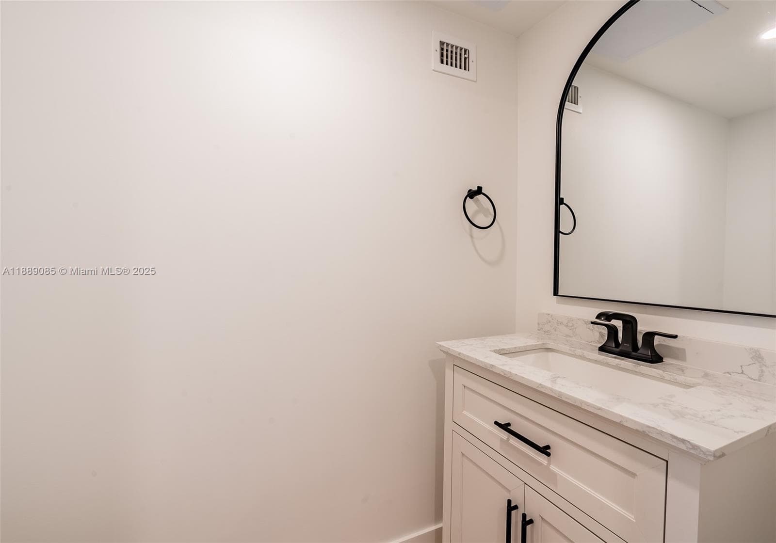 2030 S Ocean Dr 1127 photo 9