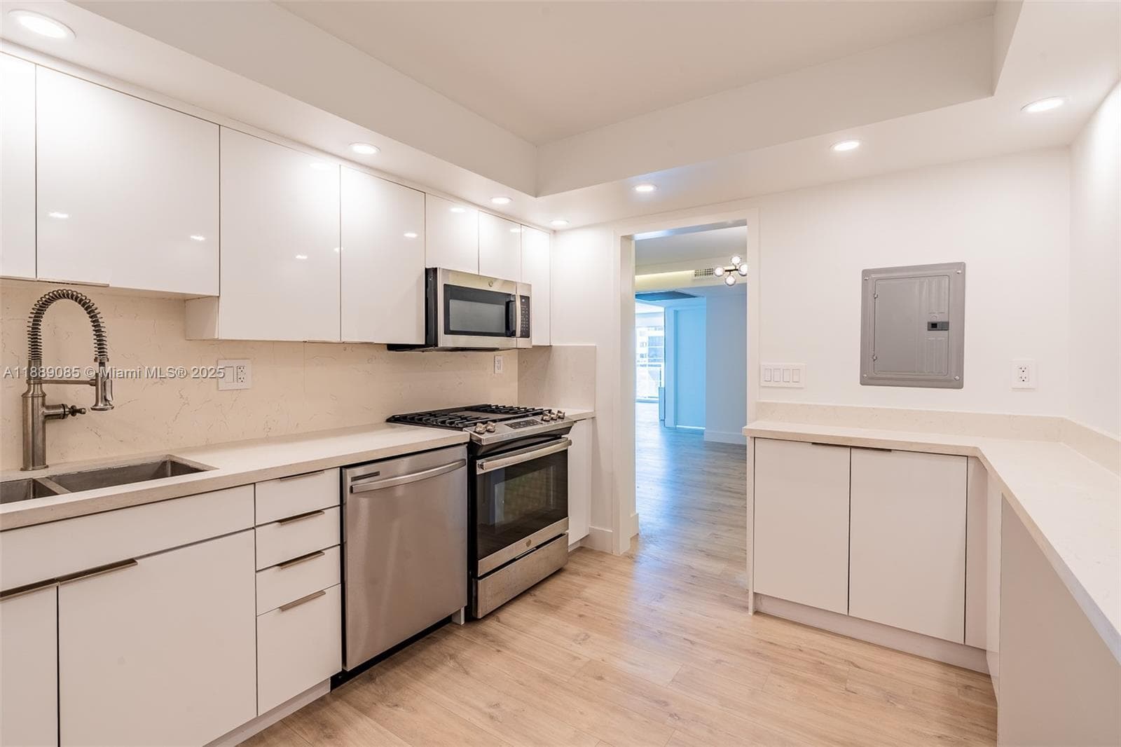 2030 S Ocean Dr 1127 photo 11