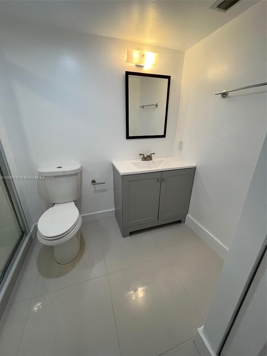 20505 Country Club Dr 2132 photo 12