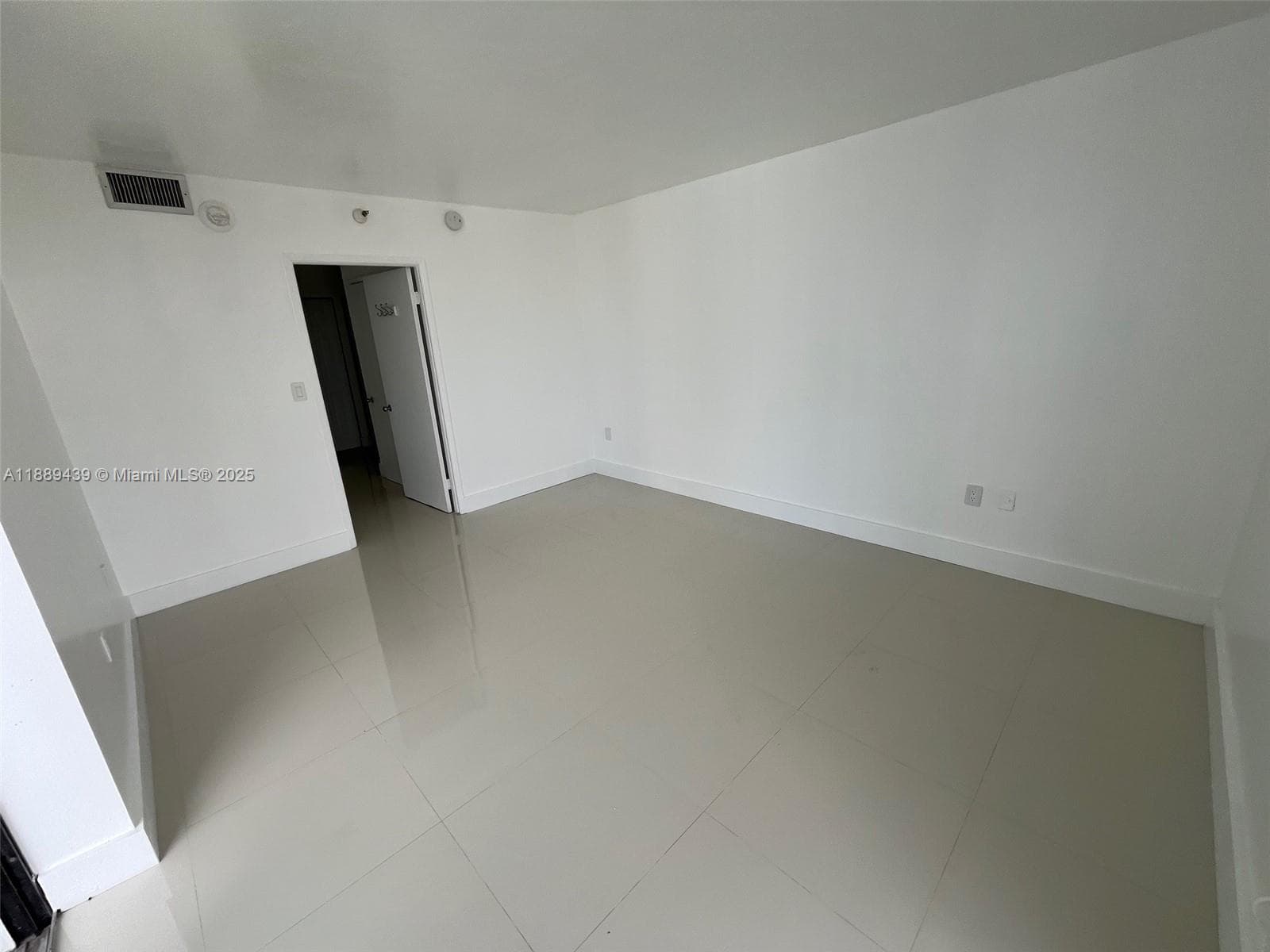 20505 Country Club Dr 2132 photo 20