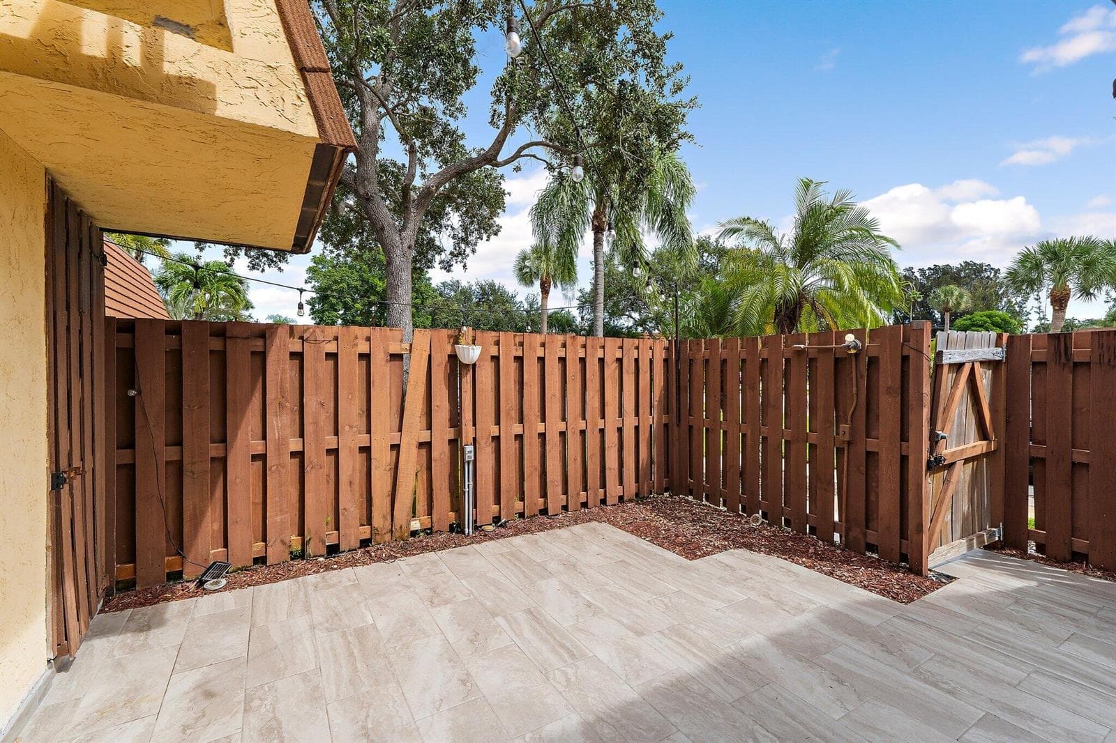 825 Center Street 30a photo 6