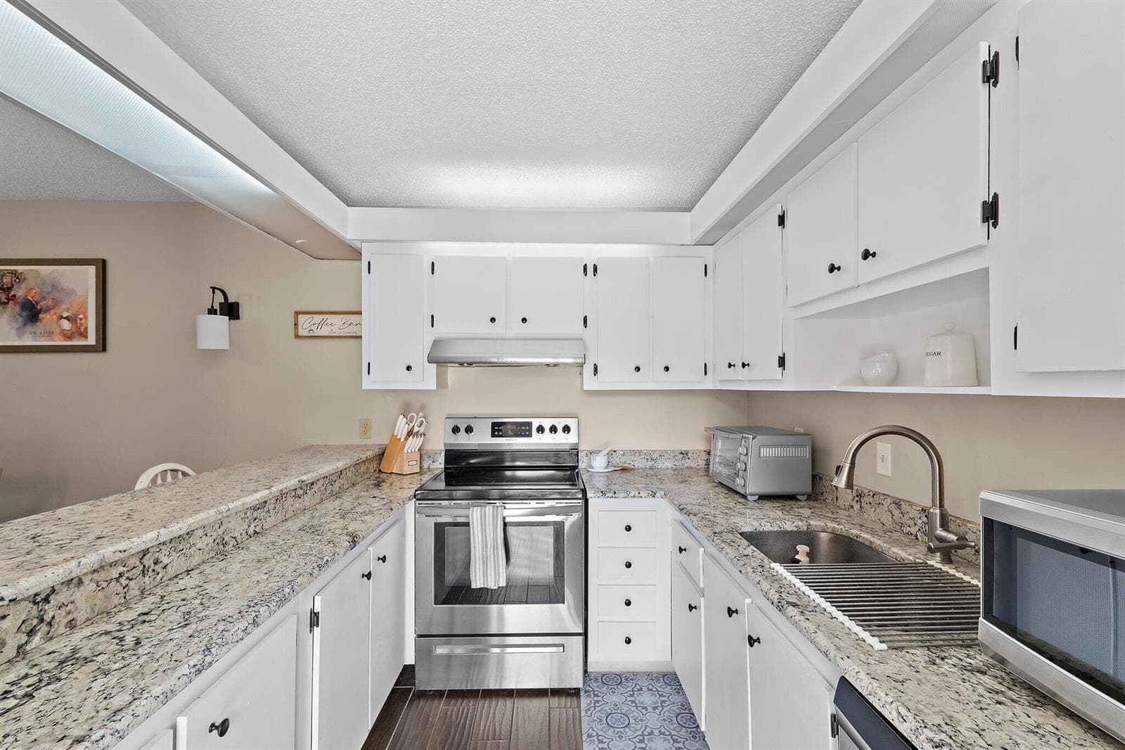 825 Center Street 30a photo 14