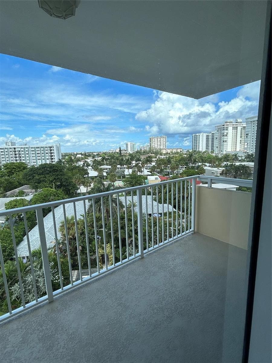 1200 Hibiscus Avenue 702 photo 19