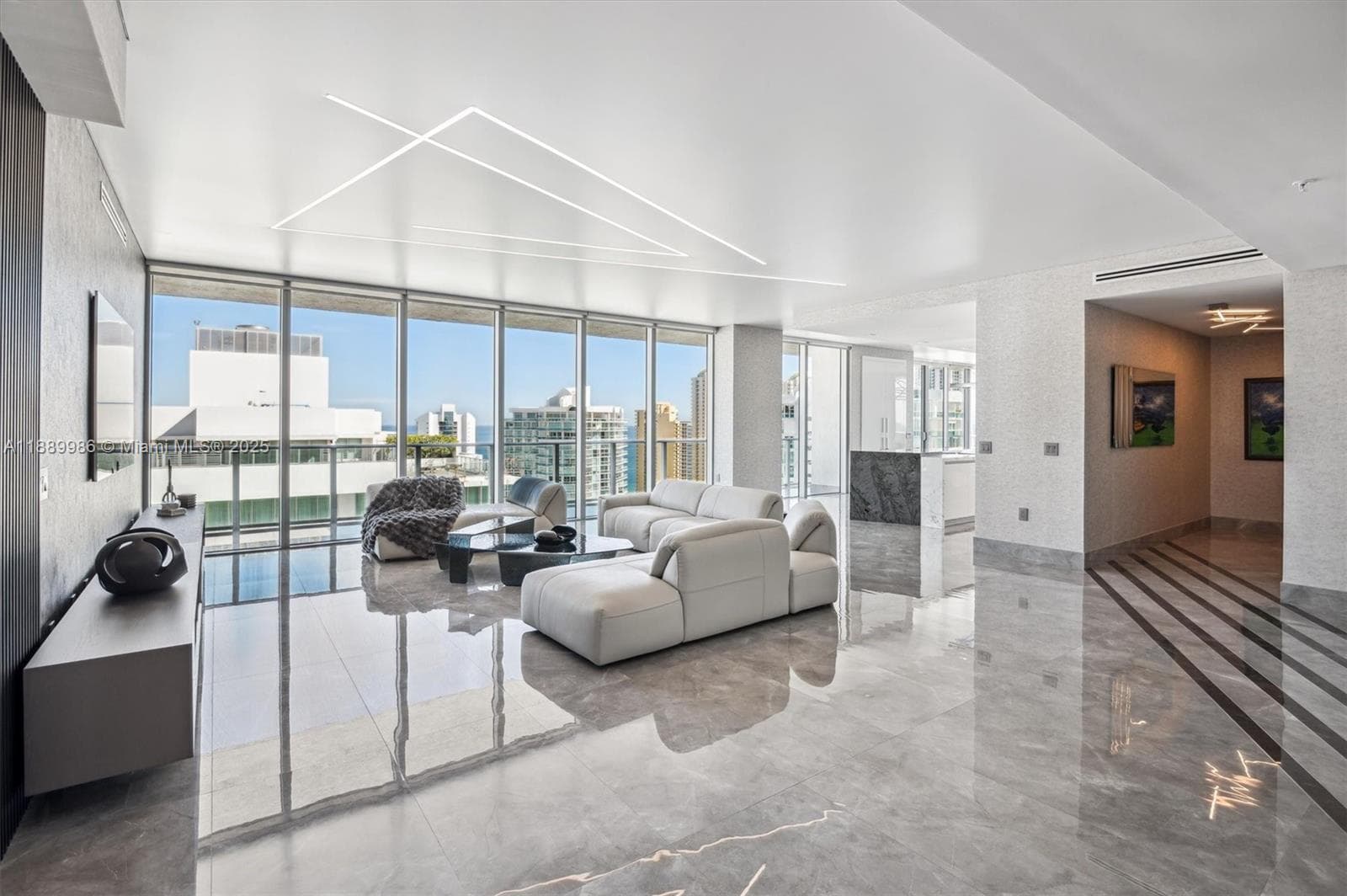 330 Sunny Isles Blvd 5-UPH04 photo 2