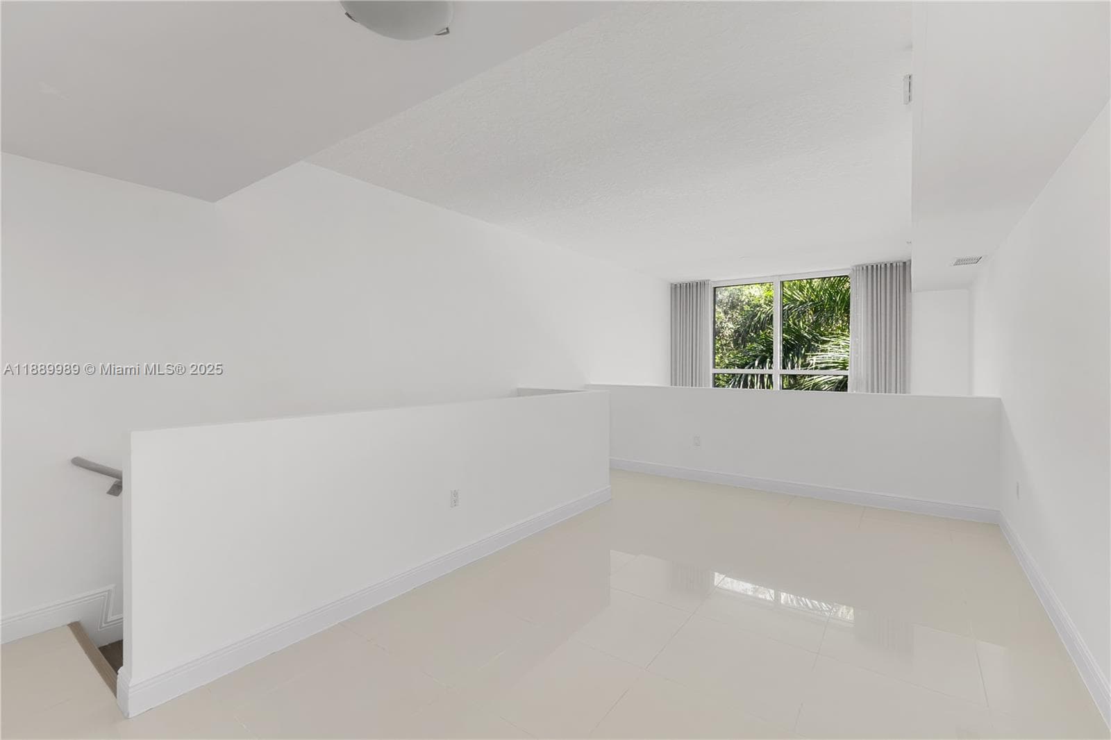 1861 NW S River Dr 406 photo 20