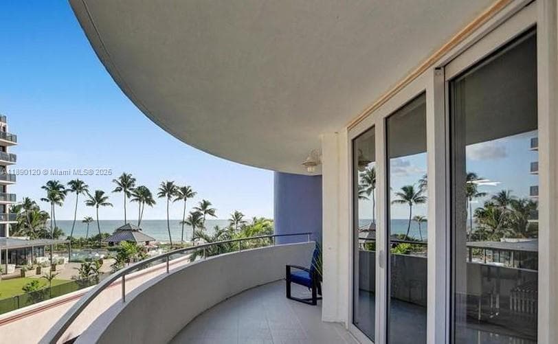 5161 Collins Ave 412 photo 2