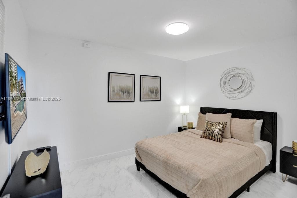 5161 Collins Ave 412 photo 13