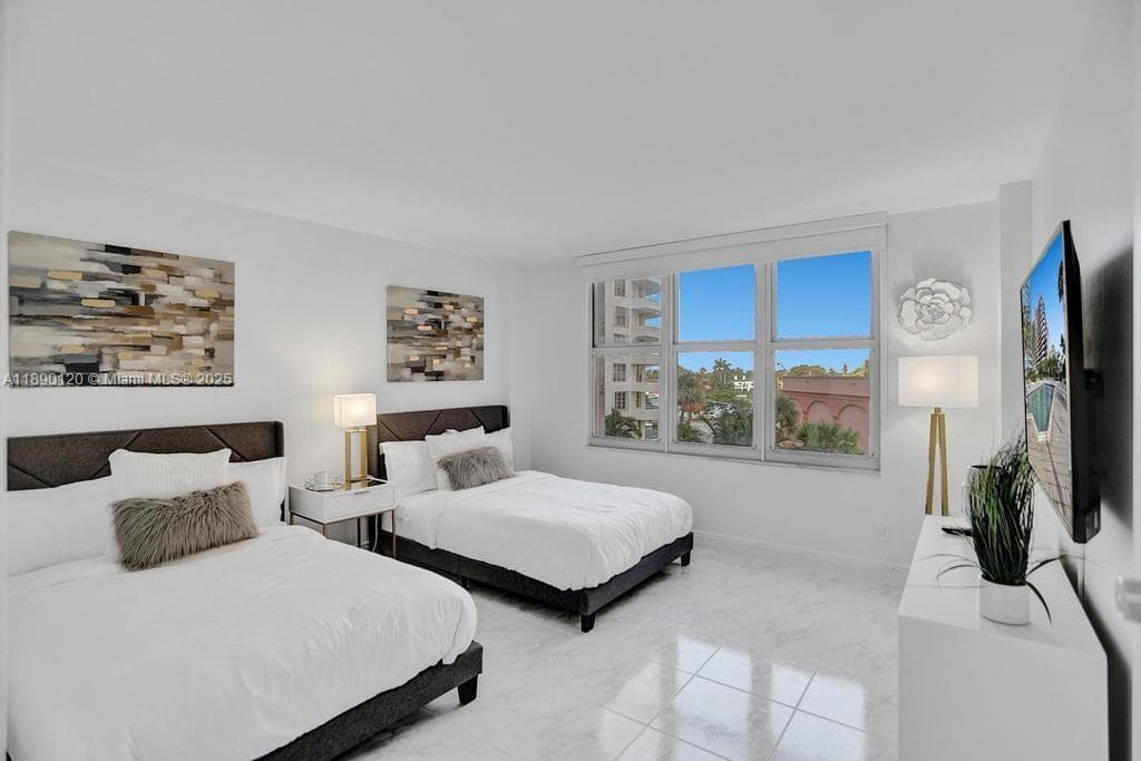 5161 Collins Ave 412 photo 12