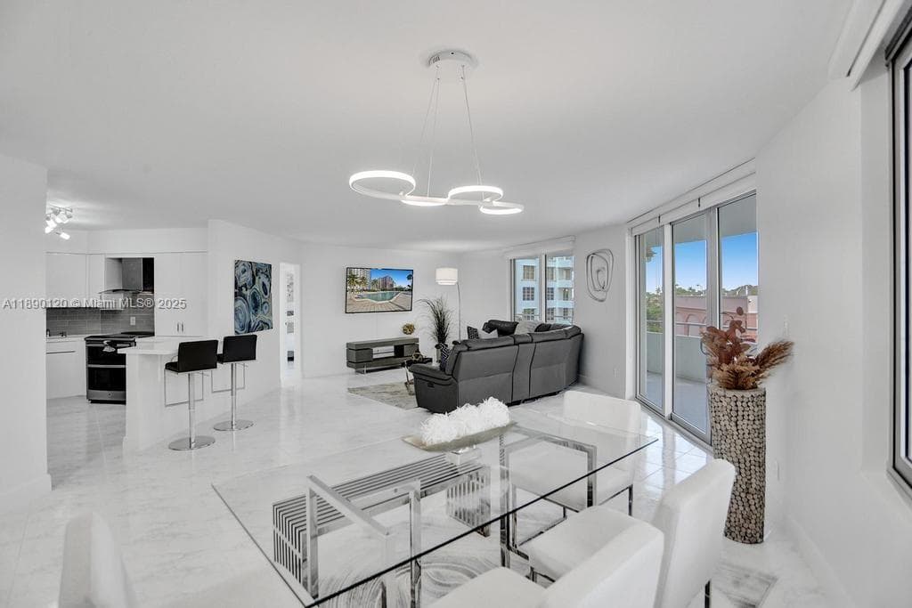5161 Collins Ave 412 photo 7