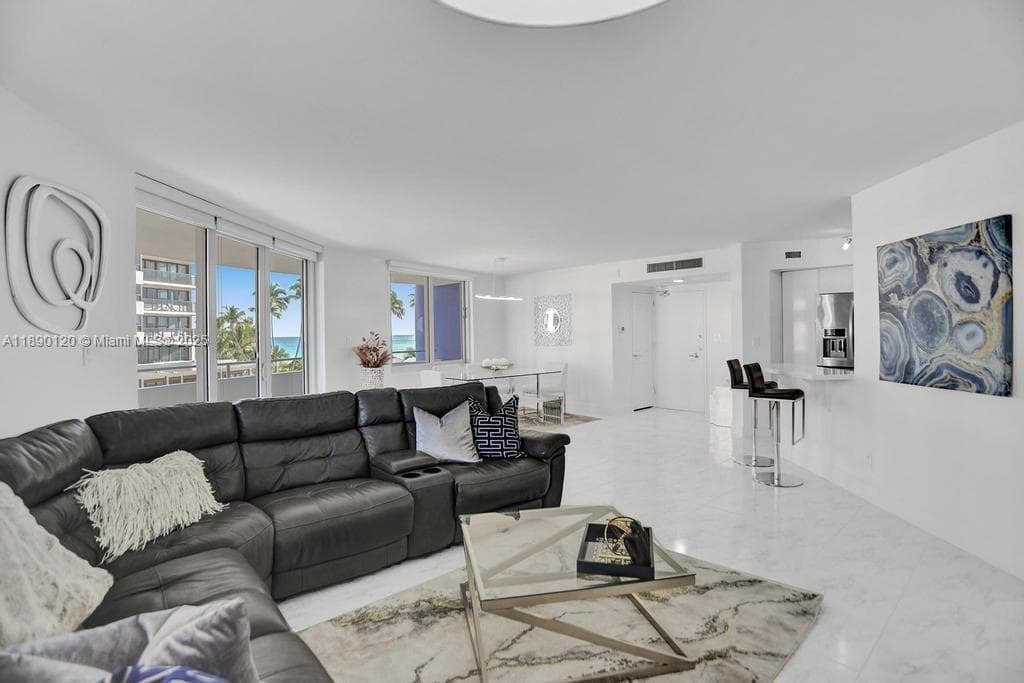 5161 Collins Ave 412 photo 10