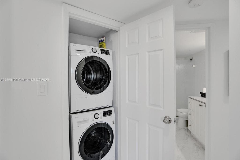 5161 Collins Ave 412 photo 15