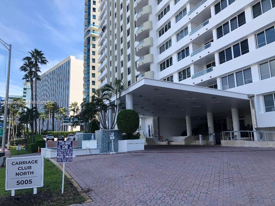 5005 Collins Ave 322 photo 1
