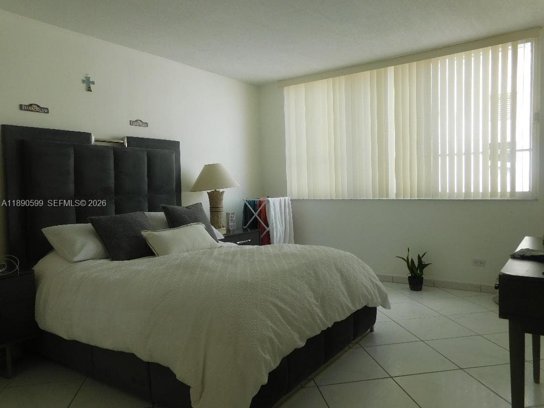 5005 Collins Ave 322 photo 8