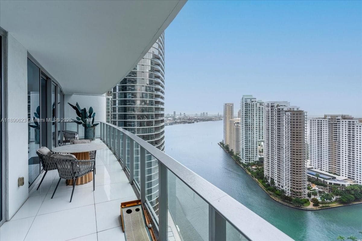 200 Biscayne Boulevard Way 3608 photo 2