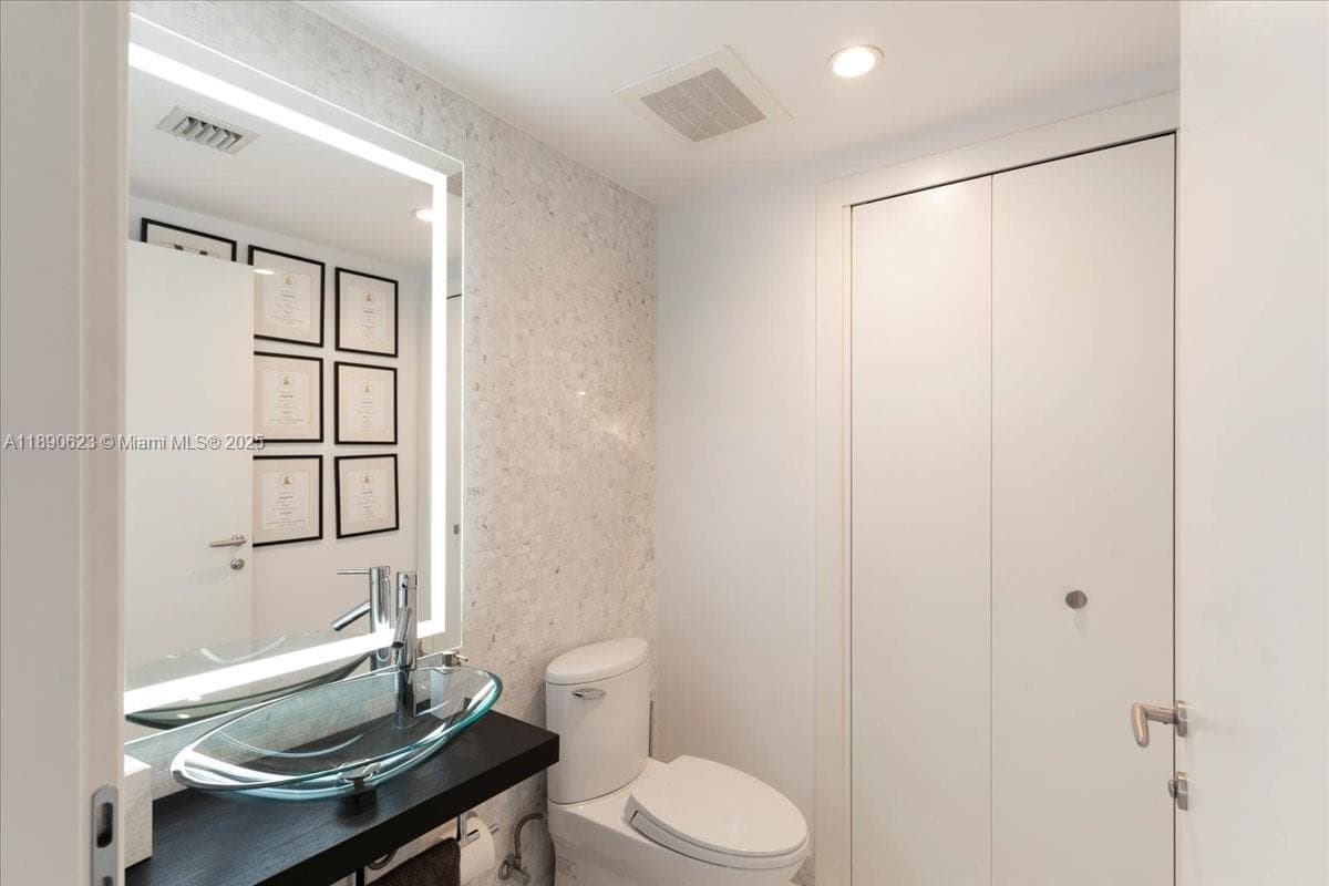 200 Biscayne Boulevard Way 3608 photo 22