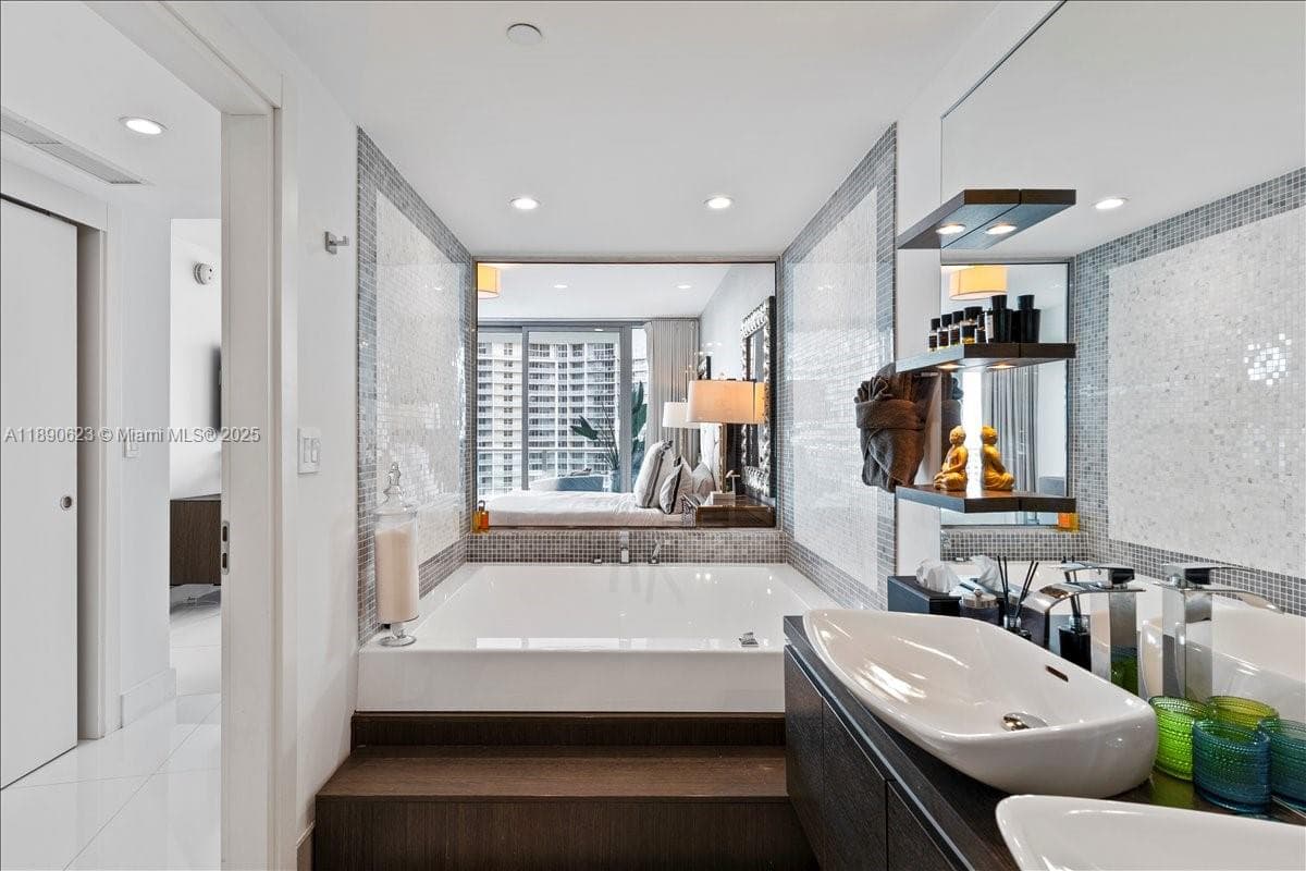 200 Biscayne Boulevard Way 3608 photo 15