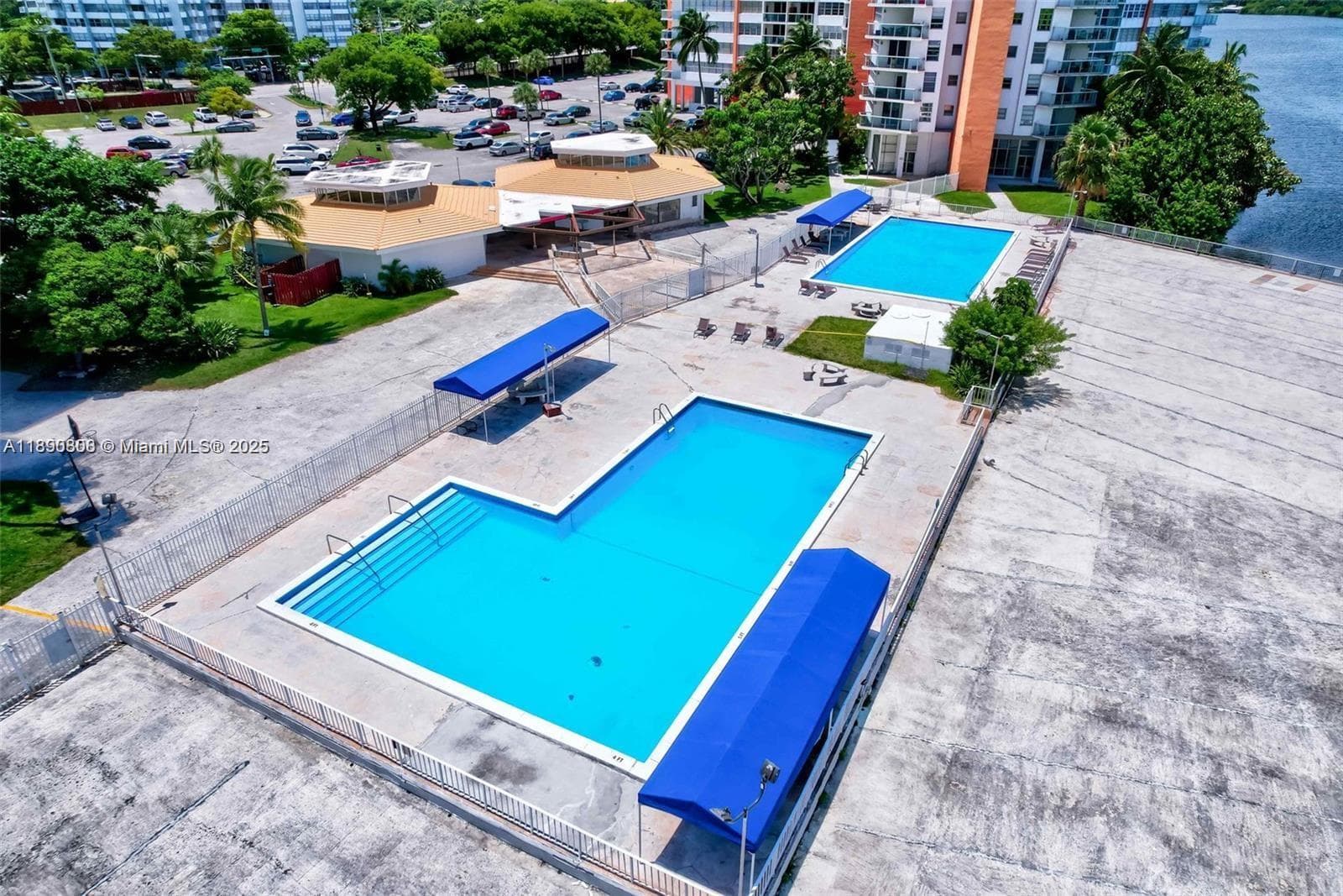 1351 NE Miami Gardens Dr 202E photo 18