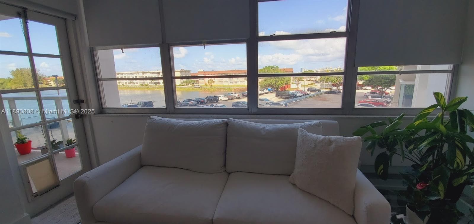 1351 NE Miami Gardens Dr 202E photo 4