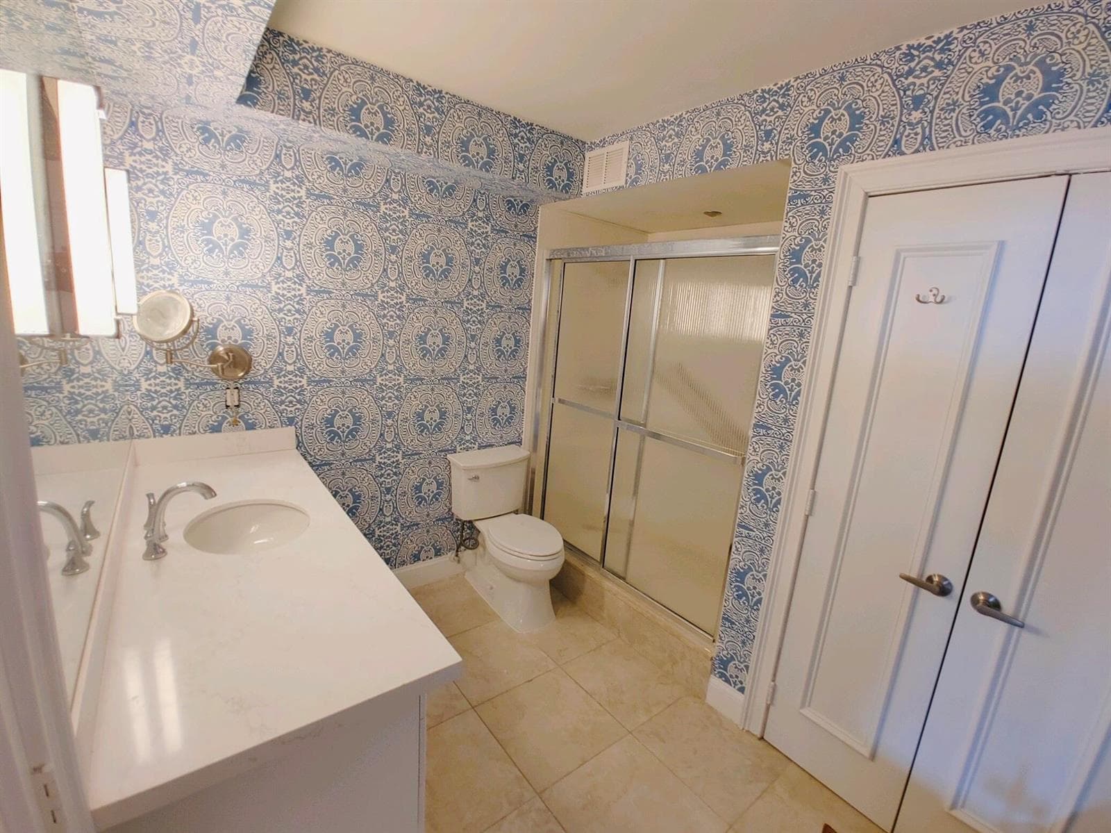3800 Washington Road 907 photo 4