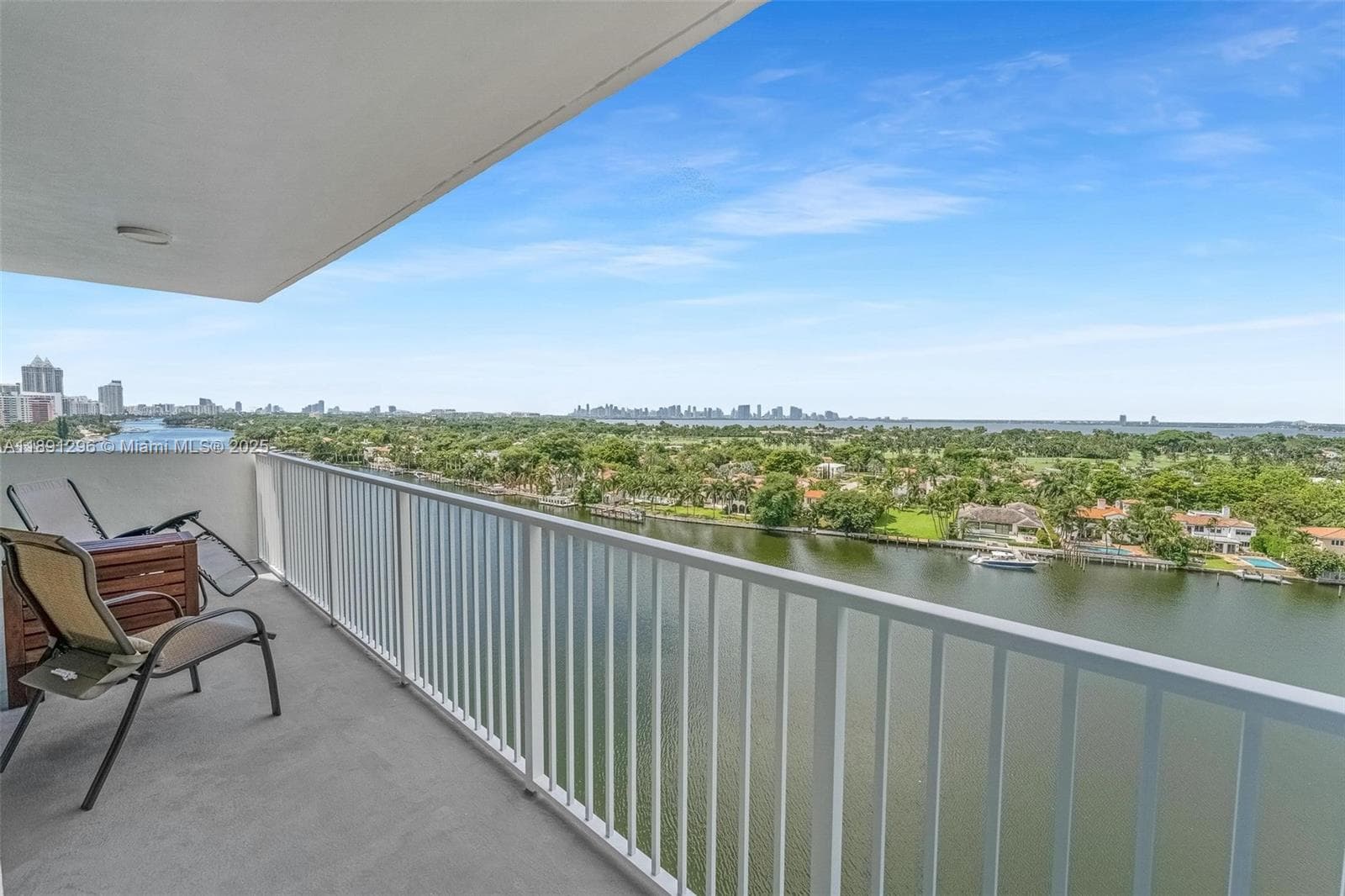 5838 Collins Ave 11B photo 2