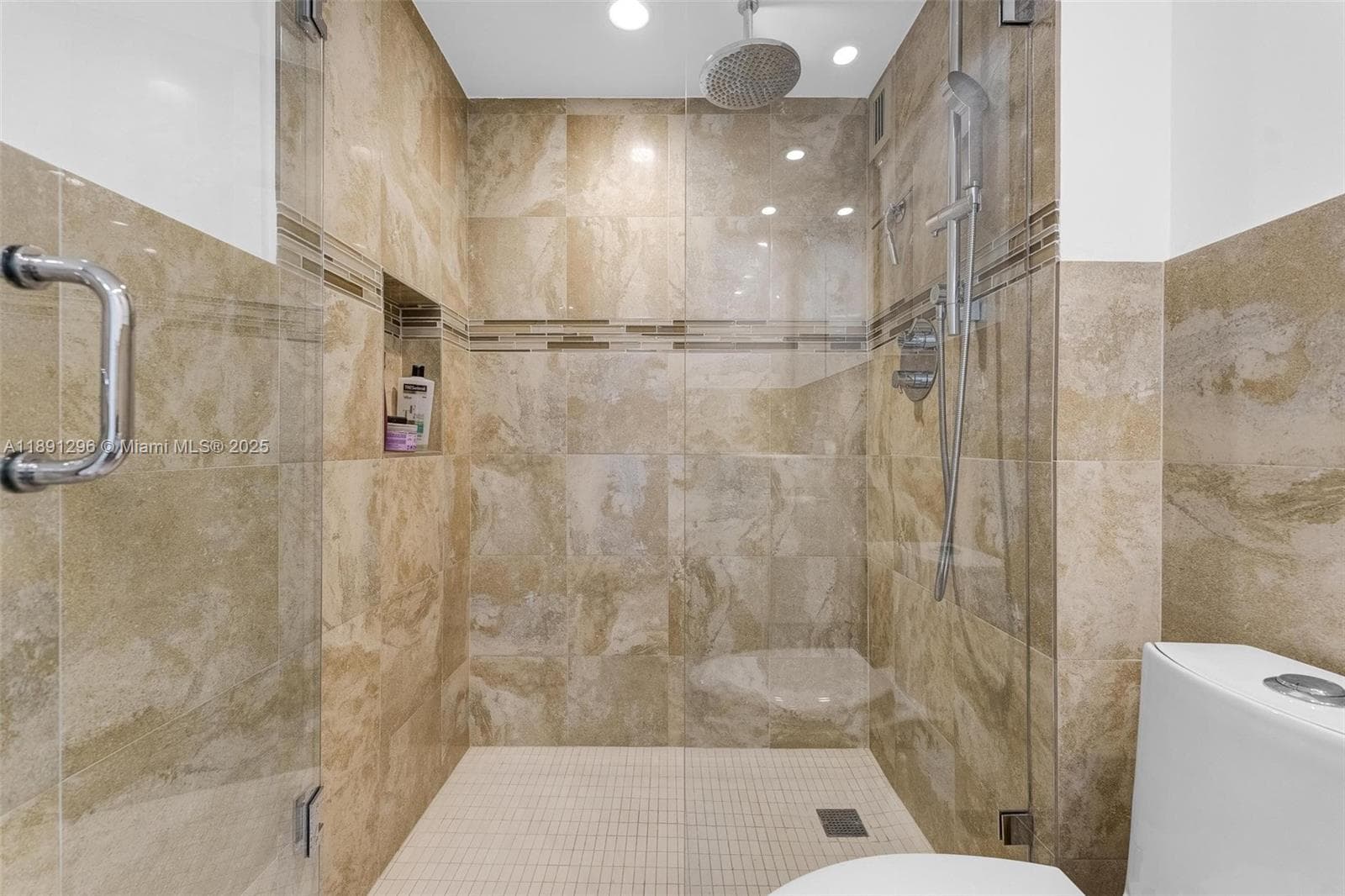 5838 Collins Ave 11B photo 15