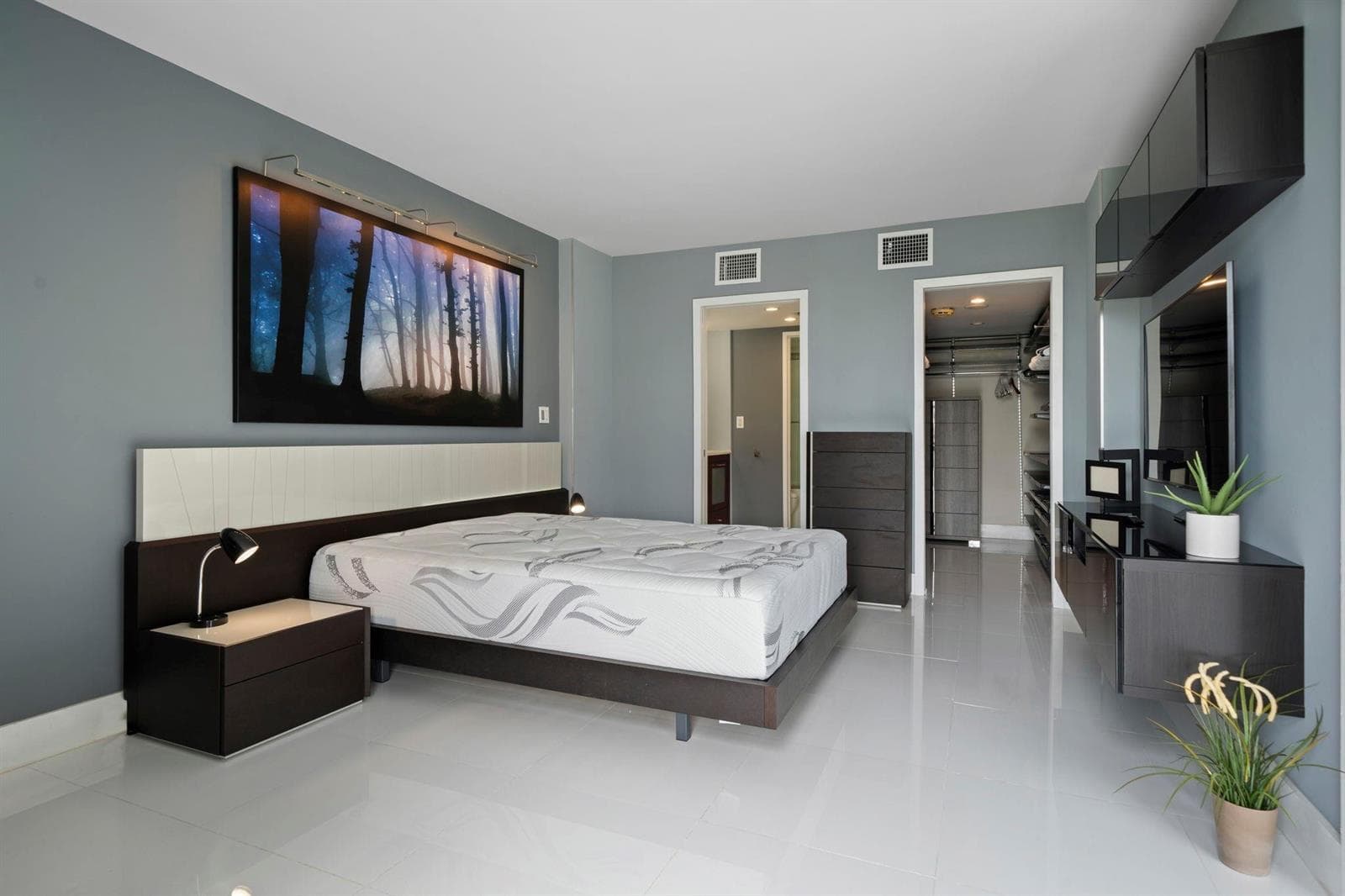 3625 N Country Club Drive 1208 photo 16